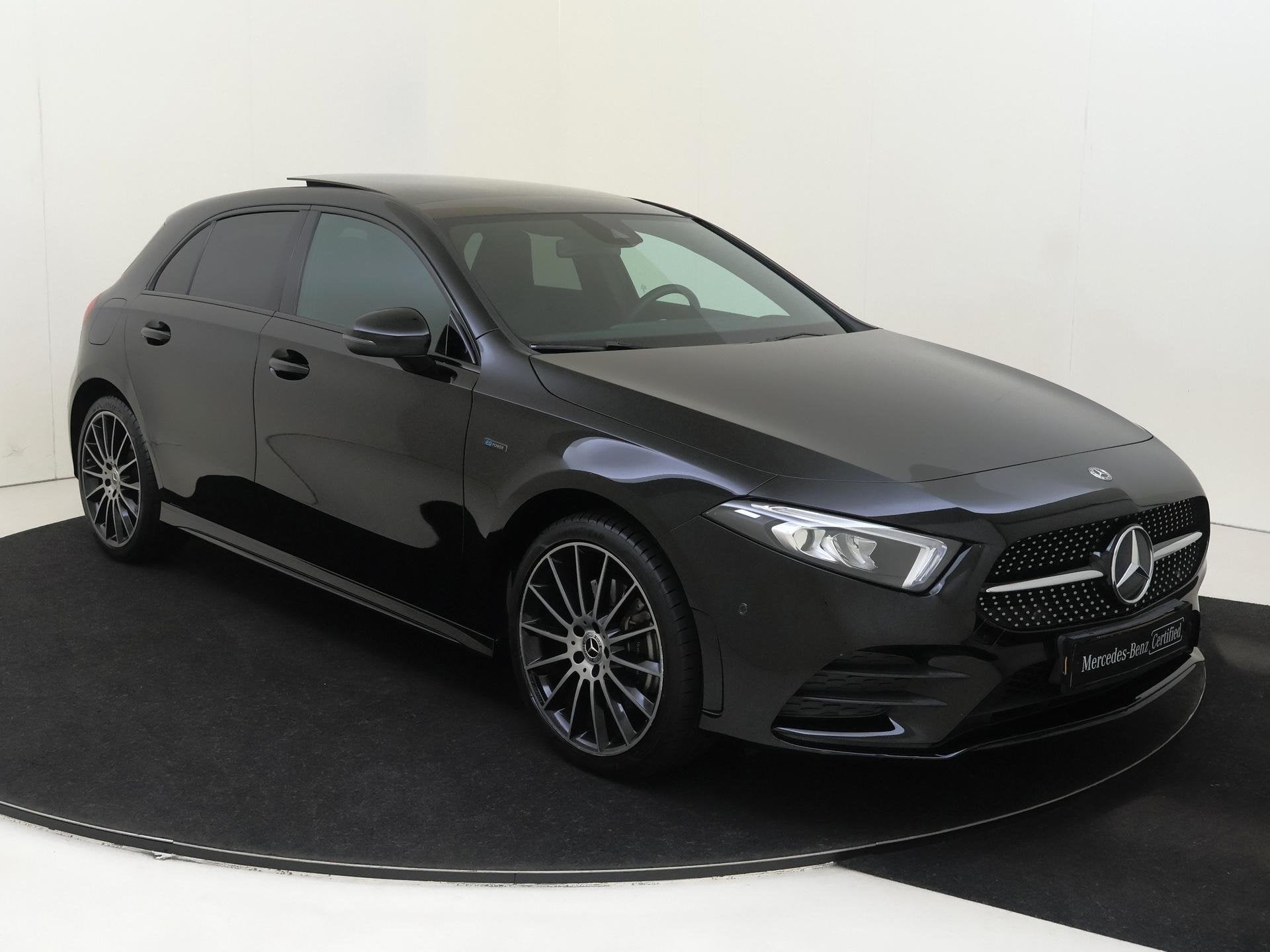Mercedes-Benz A-klasse 250 e Premium Plus, Auto's, Mercedes-Benz, Gebruikt, 4 cilinders, 16 kWh, Leder en Stof