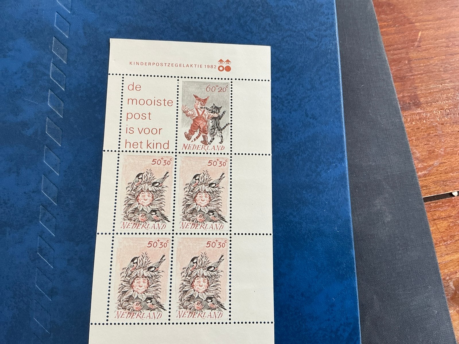 Kinderpostzegels 1982 - Ongefrankeerd velletje, Postzegels en Munten, Postzegels | Nederland, Ophalen of Verzenden, Na 1940, Postfris