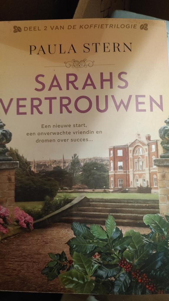 Sarahs Vertrouwen - Deel 2 Koffietrilogie Paula Stern, Ophalen of Verzenden, Gelezen, Paula Stern, Nederland