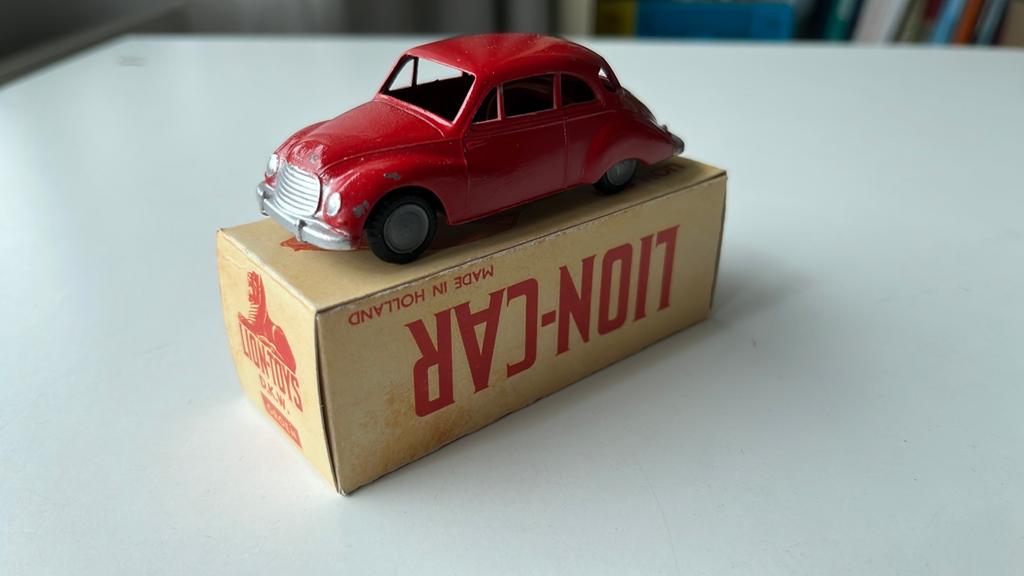 Lion Car DKW rood, paar plekjes met bijzonder kopie doosje, Ophalen of Verzenden, Gebruikt, Auto, Overige merken