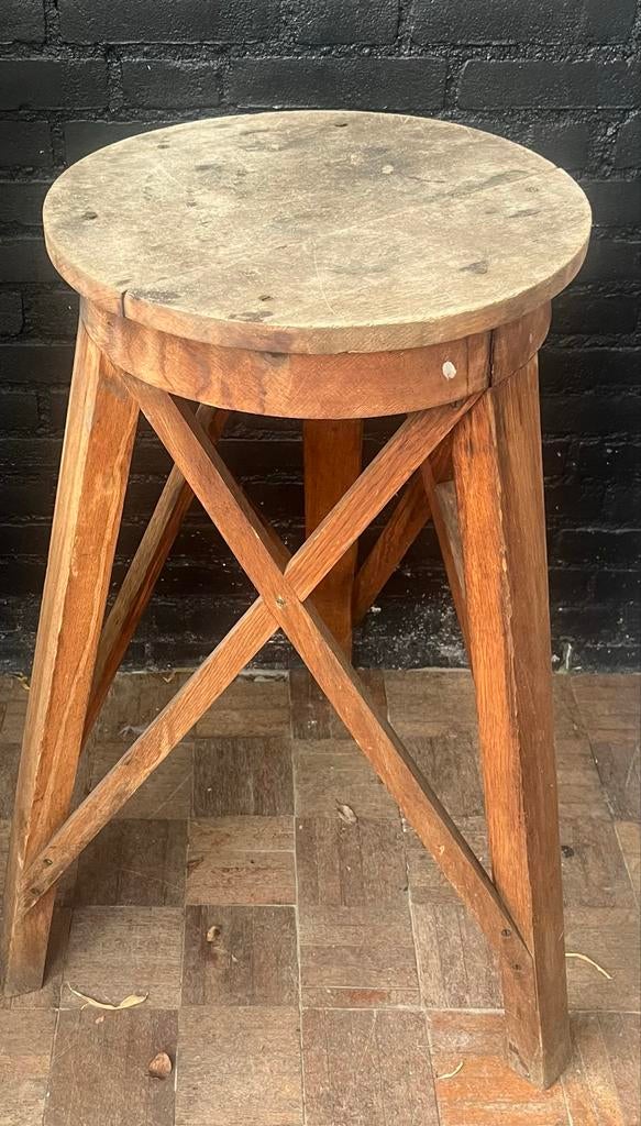 Vintage houten orginele driepoot kruk, plant standaart,, Huis en Inrichting, Krukjes, Ophalen of Verzenden, Zo goed als nieuw