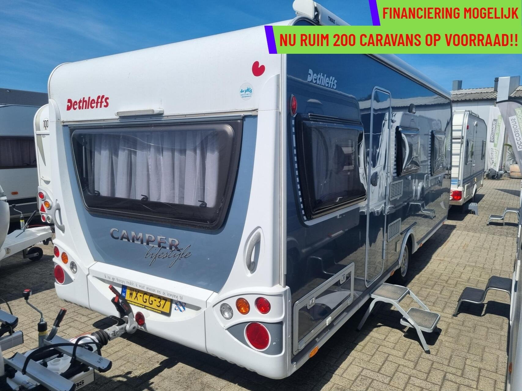 Dethleffs camper 540 DBM QUEENSBED + MOVER + VOORTENT + CASS, Rondzit, 7 tot 8 meter, Bedrijf, Dethleffs