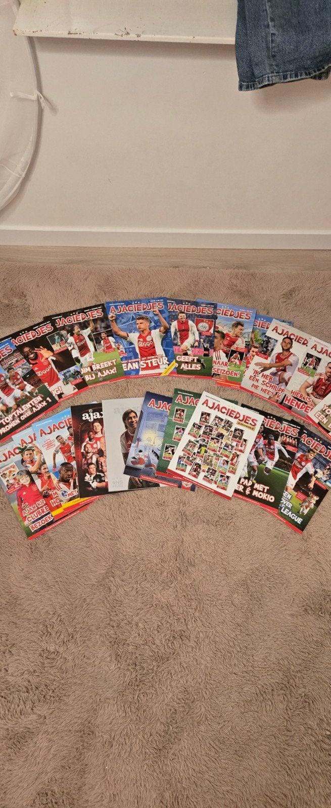 20 Ajaxciedjes en Ajax Life magazines, Ophalen of Verzenden, Gelezen, Sport en Vrije tijd