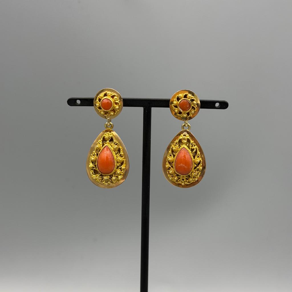 14KT GOUDEN OORHANGERS BLOEDKORAAL, Ophalen of Verzenden, Goud, Oorbellen