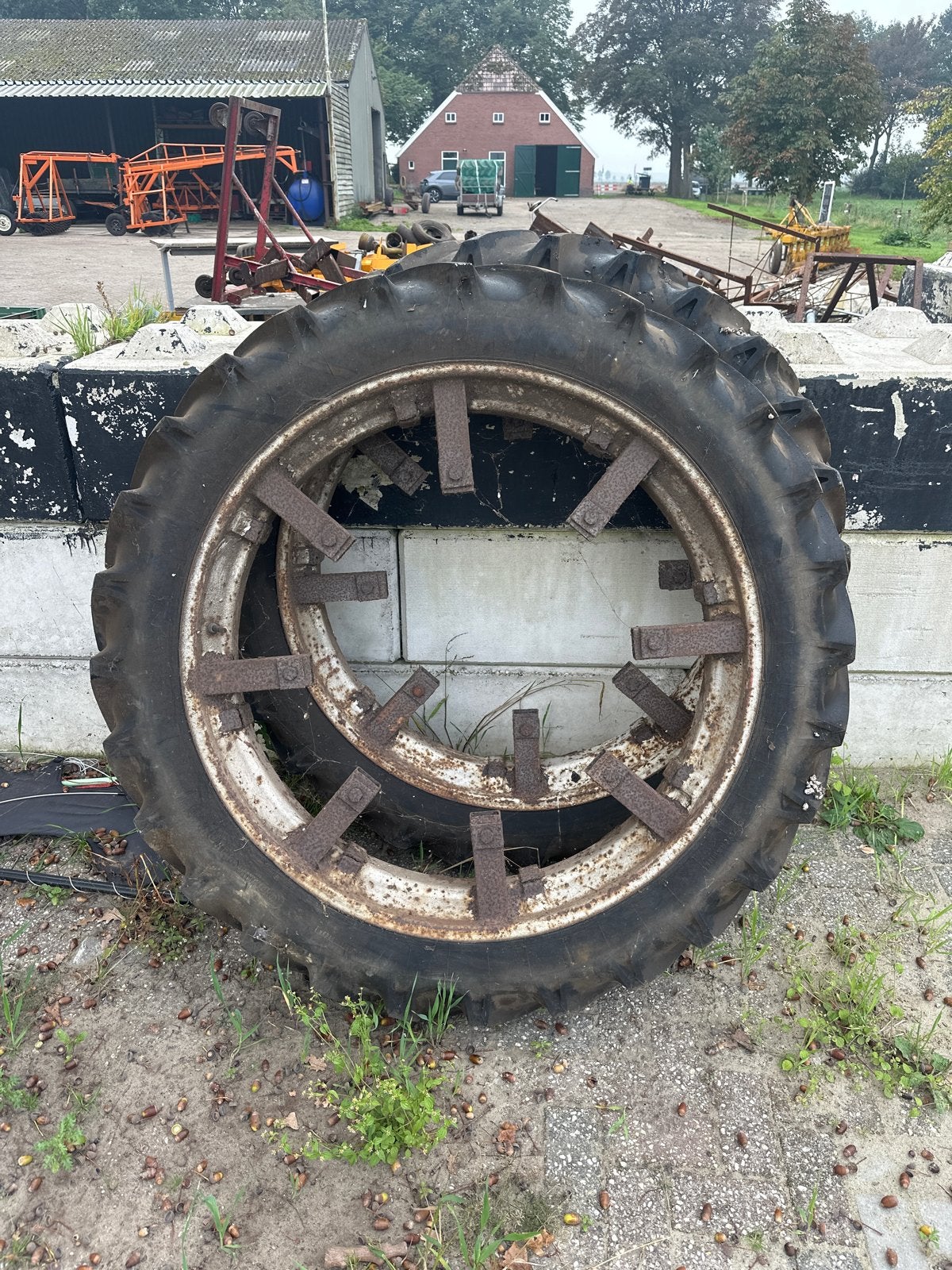 Set trekker banden met velg 9.5-42, Zakelijke goederen, Ophalen, Continental, H, G