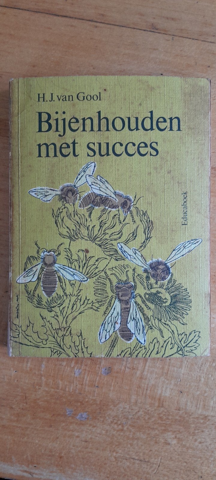 Bijenhouden met succes - H.J. van Gool (Educaboek), Ophalen of Verzenden, Gelezen, Natuur algemeen, H.J. van Gool