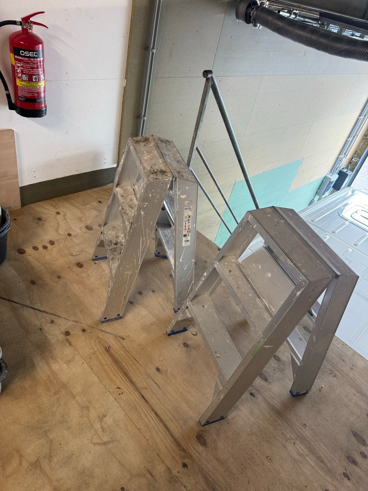 Twee gebruikte trappen, ideaal voor klusjes, Ophalen, Gebruikt, Trap, Minder dan 2 meter