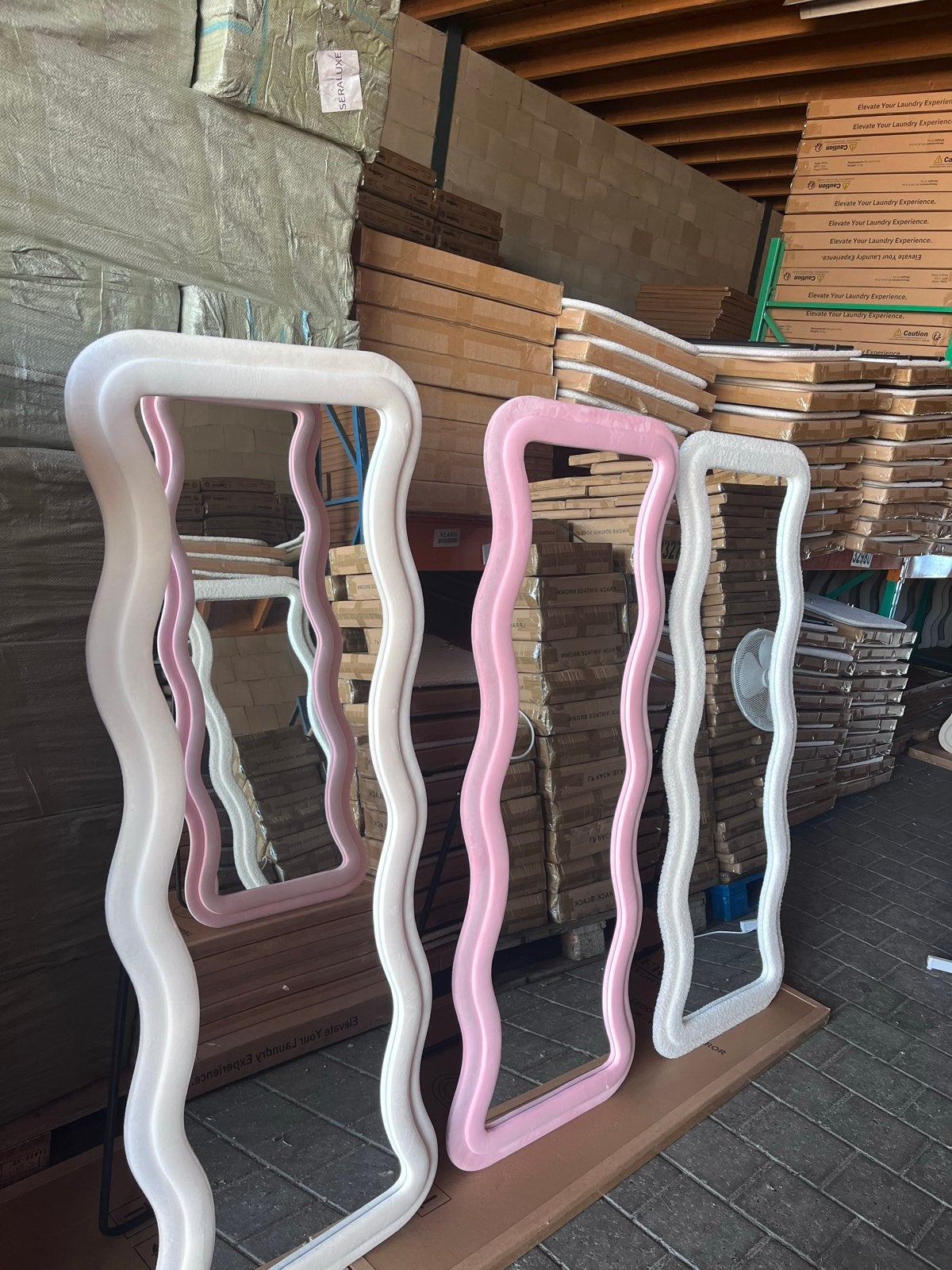 SERALUXE Wavy Spiegels - OPHEFFINGSUITVERKOOP - Tot 70% KORT, Huis en Inrichting, 7021br, Nieuw, Ophalen of Verzenden, Sera@live.nl