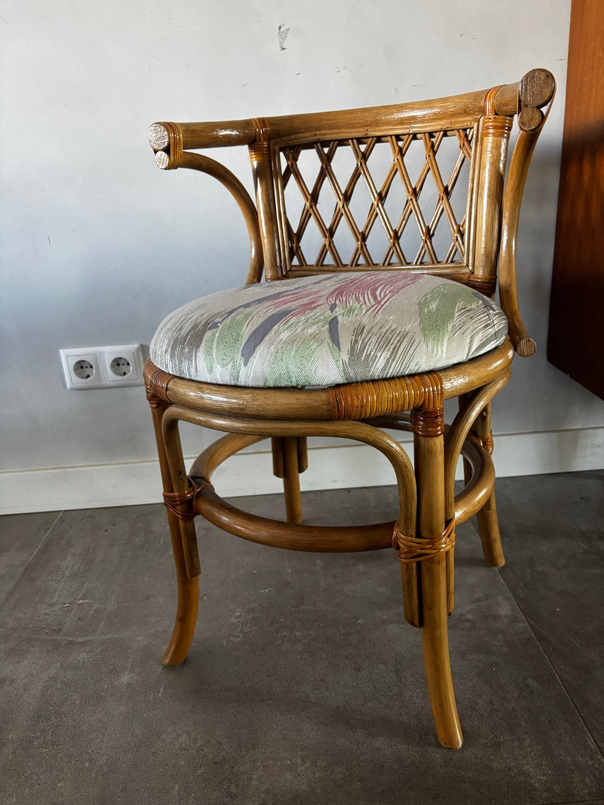 Vintage rotan stoel met kussen, Antiek en Kunst, Ophalen