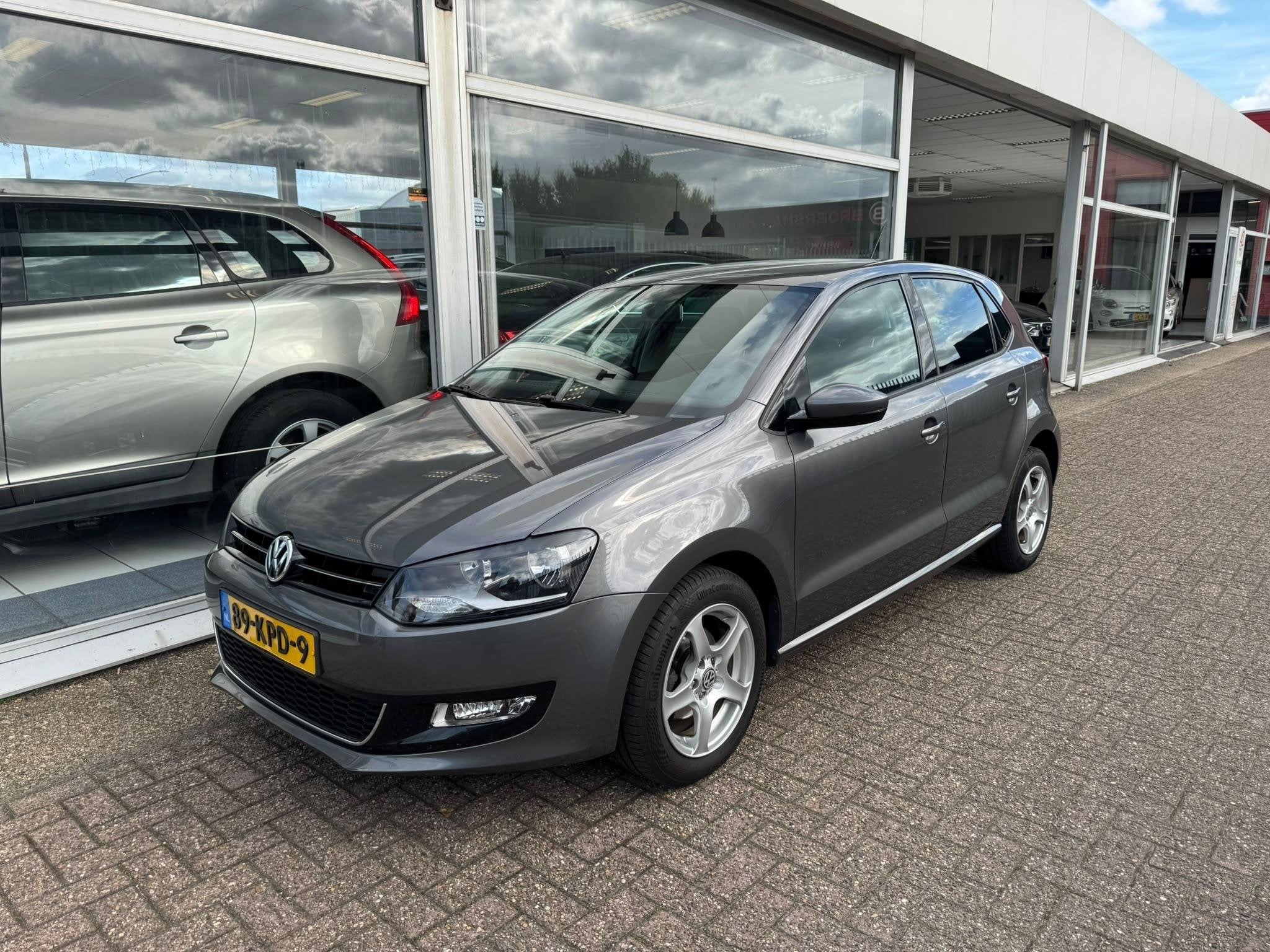 Volkswagen Polo 1.4-16V Highline | 3e eigenaar | Airco | Tre, Auto's, Voorwielaandrijving, Zwart, 4 cilinders, Origineel Nederlands