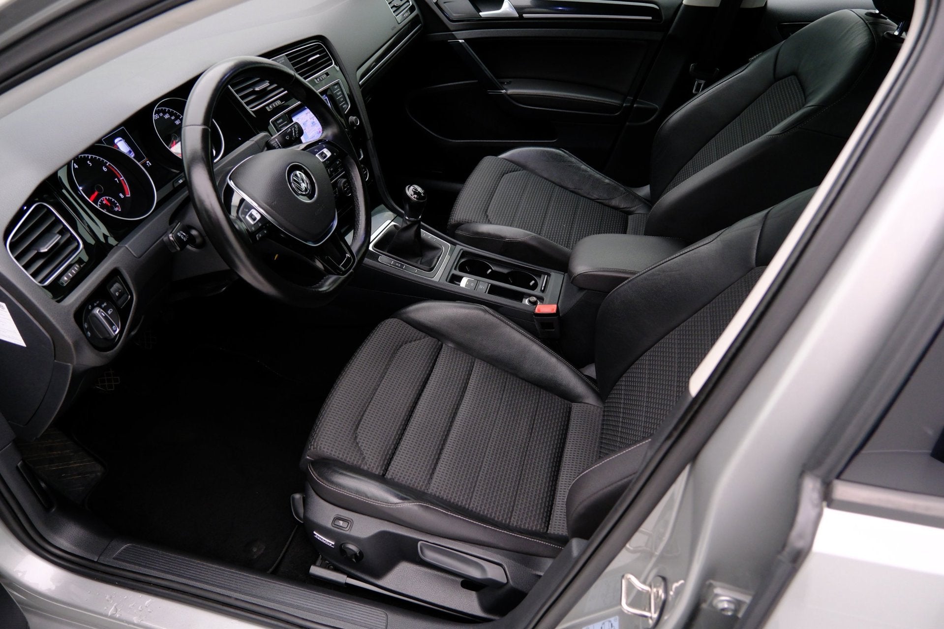 Foto 3 van Volkswagen Golf 1.2 TSI Highline 5-drs Navi|1e Eig!|Half Led