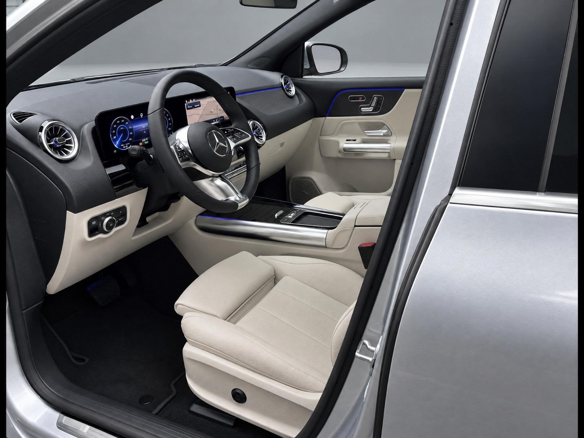 Mercedes-Benz EQA 250+ Luxury Line | Panoramadak | Trekhaak, Stof, Gebruikt, Beige, 435 min