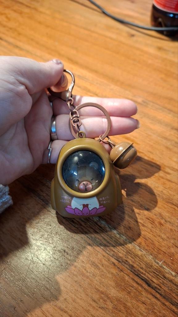 Sleutelhanger capybara met licht en belletje, Ophalen of Verzenden, Nieuw, Knuffel of Figuurtje