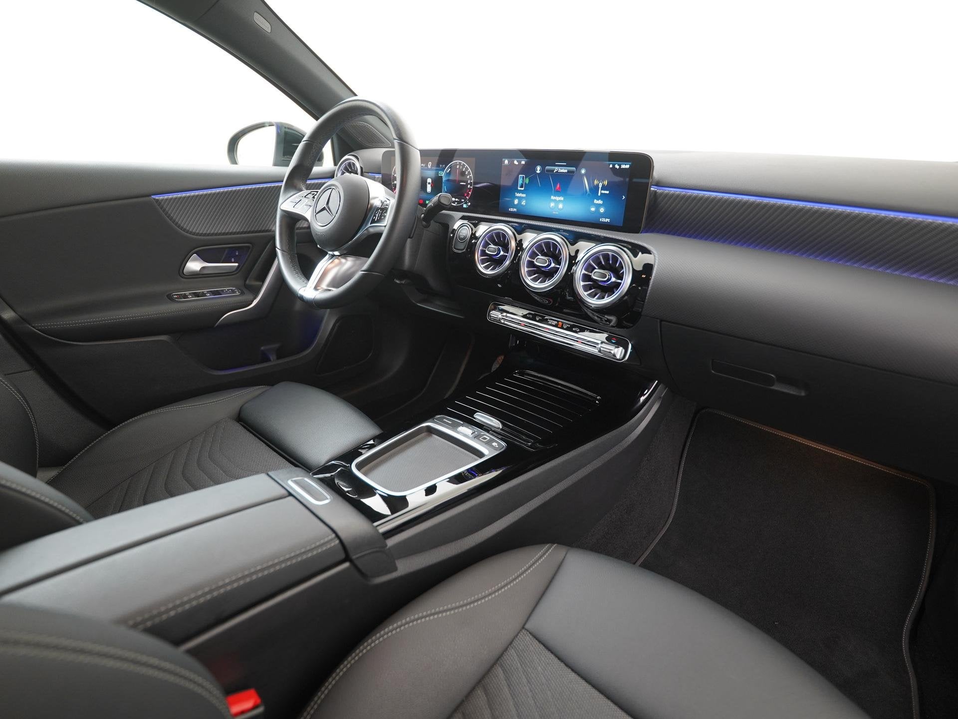 Mercedes-Benz A-klasse 250e Star Edition Luxury Line Plug-in, Auto's, Gebruikt, 4 cilinders, Leder en Stof, Zwart