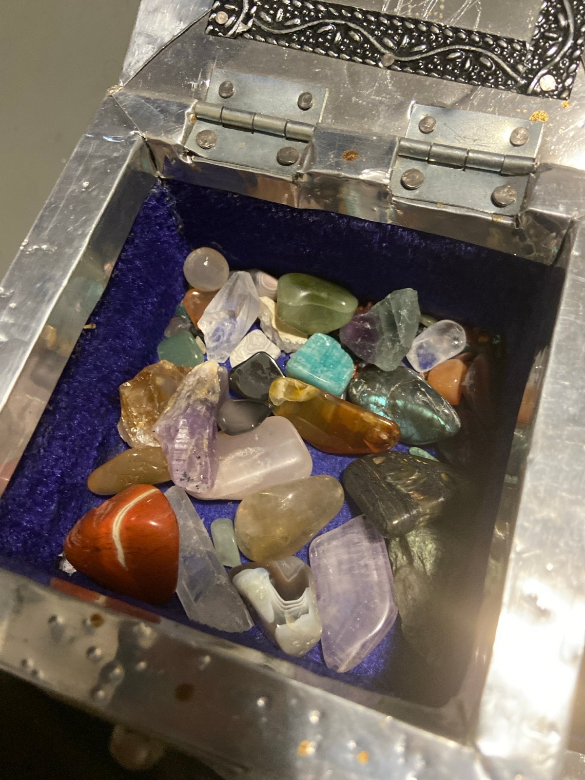 Verzameling Edelstenen en Mineralen in Kistje, Ophalen of Verzenden, Gebruikt
