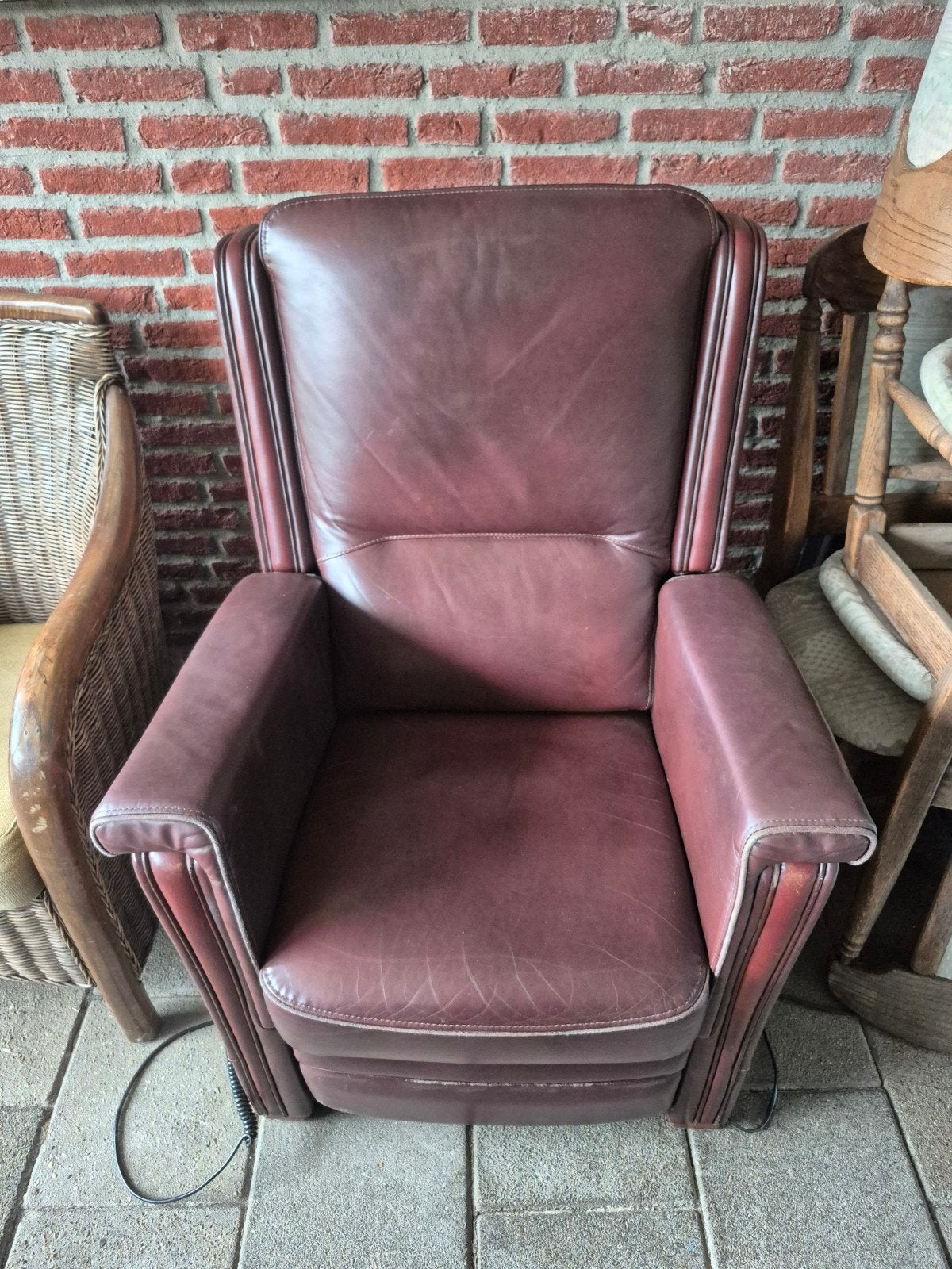 Lederen sta op relaxstoel met elektrische verstelling, Ophalen, Gebruikt, 75 tot 100 cm, Leer