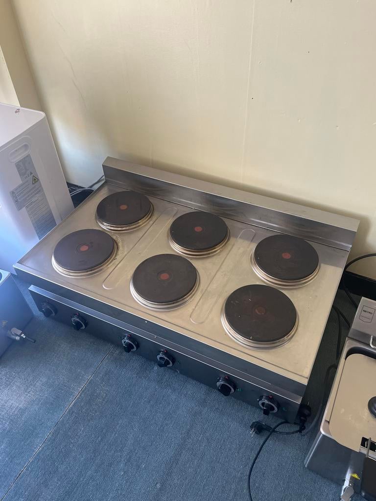 Unni Cooking gasfornuis met 6 kookzones, Ophalen, Gebruikt, Minder dan 85 cm, 60 cm of meer