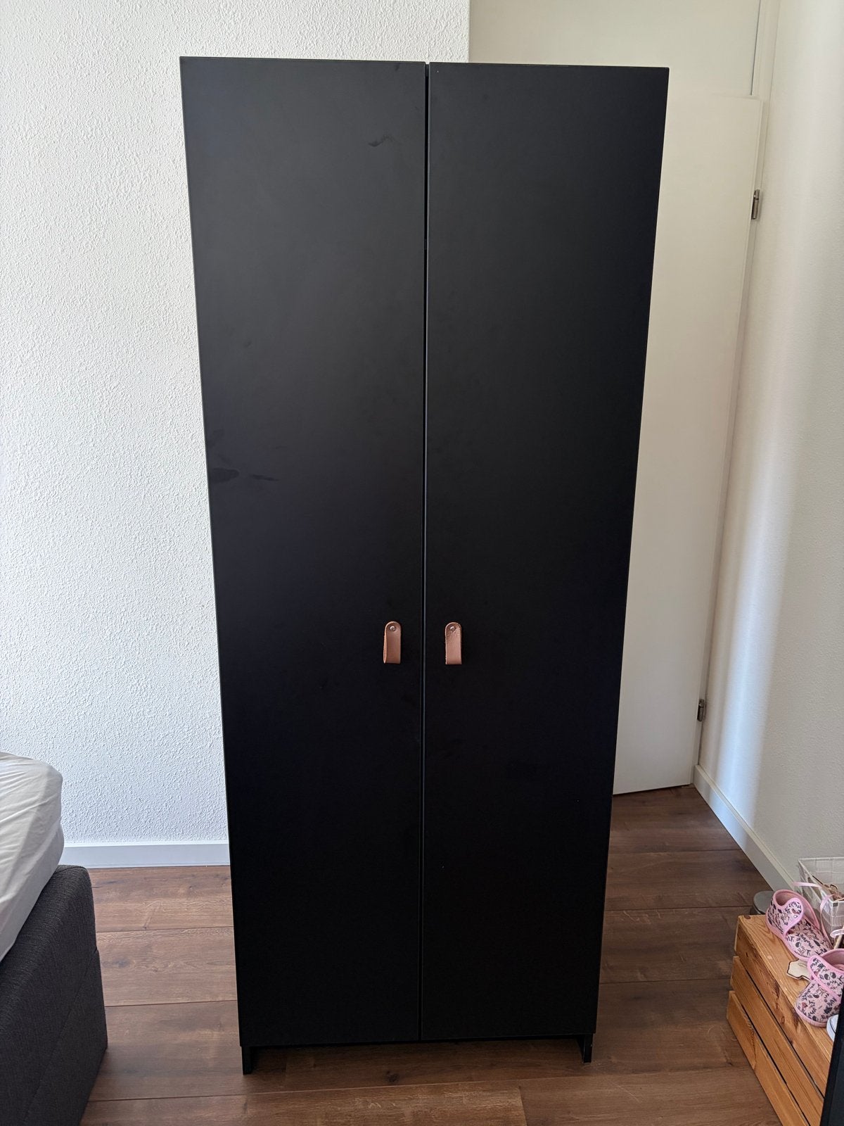 Zwarte Kledingkast Yara met Hang- en Legruimte, Huis en Inrichting, Ophalen, Overige materialen, 50 tot 100 cm, Zo goed als nieuw