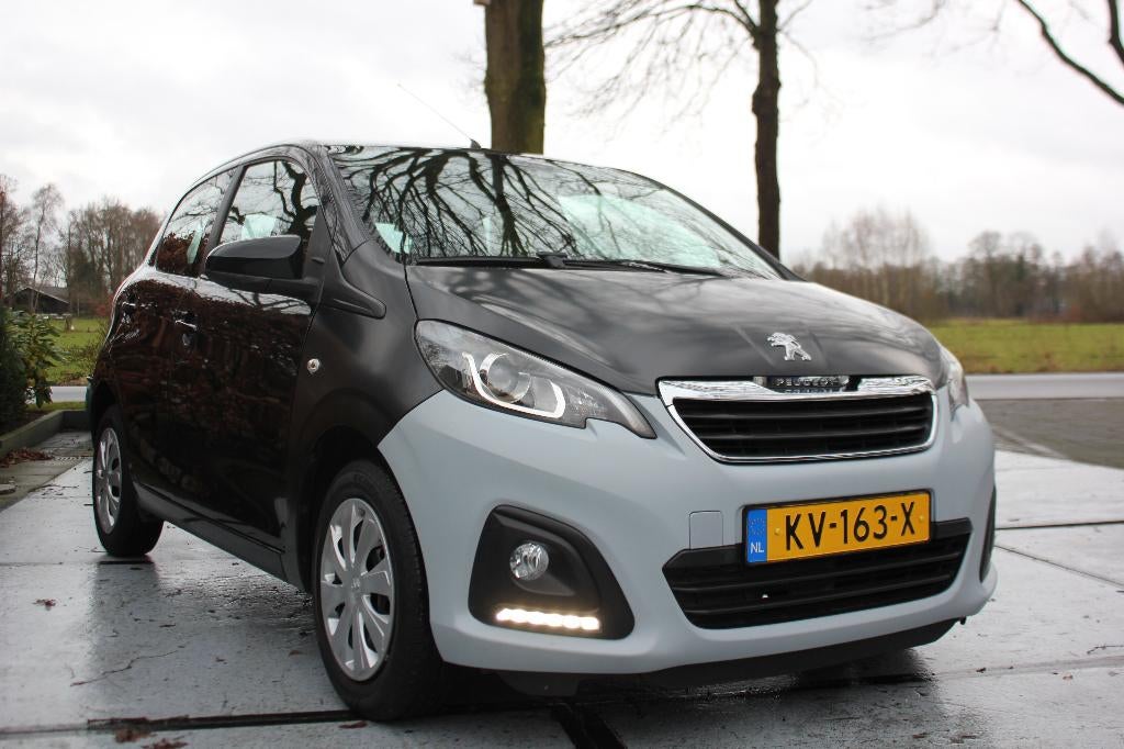 PEUGEOT 108 MET ALLEEN SPUITWERKZAAMHEDEN !!!, Ophalen, Zwart, Handgeschakeld, 1000 cc
