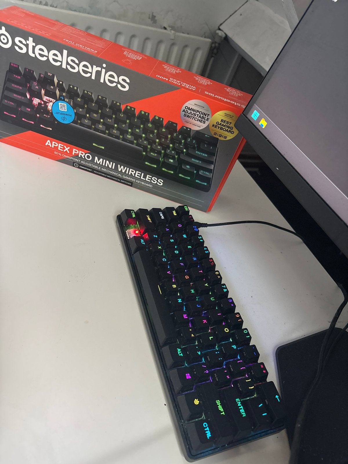 SteelSeries Apex Pro Mini Wireless Gaming Toetsenbord, Computers en Software, Toetsenborden, Ophalen, Draadloze ontvanger, Zo goed als nieuw
