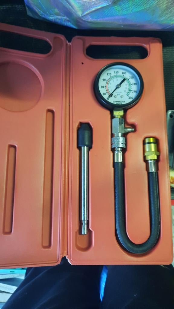 COMPRESSIE METER., Auto diversen, Autogereedschap, Ophalen, Zo goed als nieuw