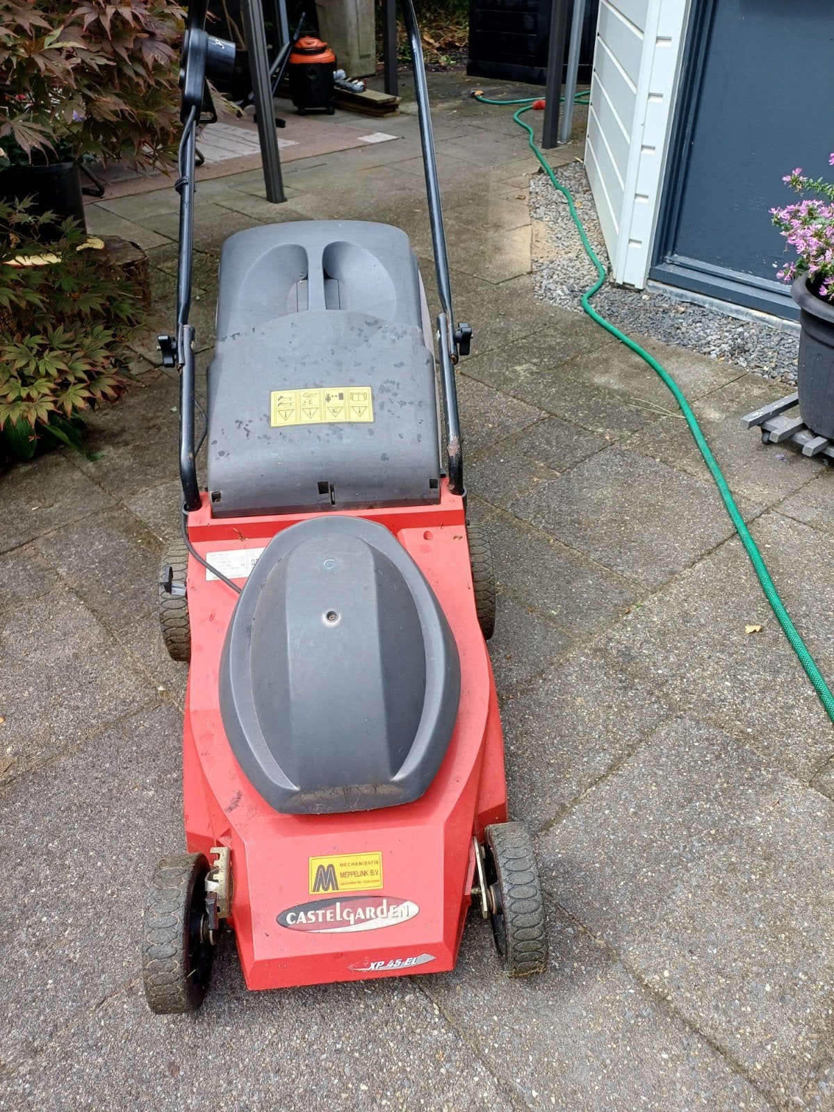 Grasmachine Castelgarden., Ophalen, Cirkelmaaier, Elektrische grasmaaier, Opvangbak