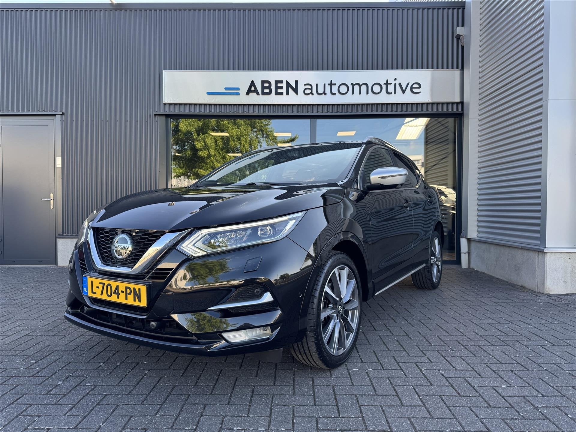 Nissan QASHQAI 1.3 DIG-T 160PK Tekna+ automaat (PANO|LUXE LE, Gebruikt, 4 cilinders, 1290 kg, Zwart