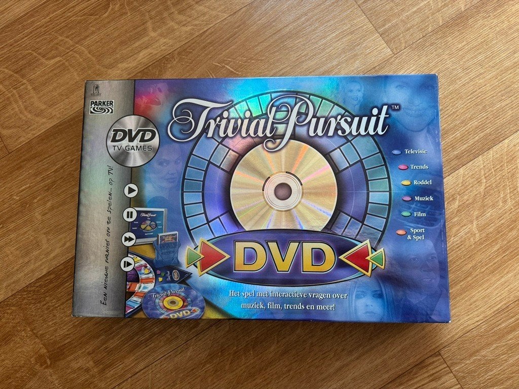Trivial Pursuit - DVD, Hobby en Vrije tijd, Gezelschapsspellen | Bordspellen, Ophalen of Verzenden, Zo goed als nieuw