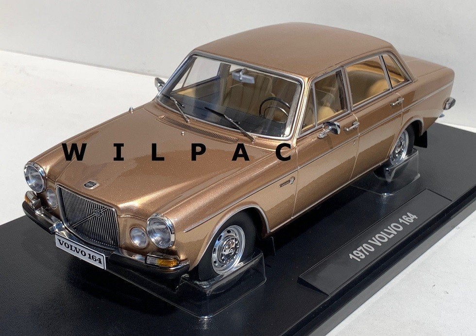 Volvo. 164 1:18. Zweedse politie. Polis 1:18 van. Triple 9., Ophalen of Verzenden, Nieuw, Auto, Overige merken