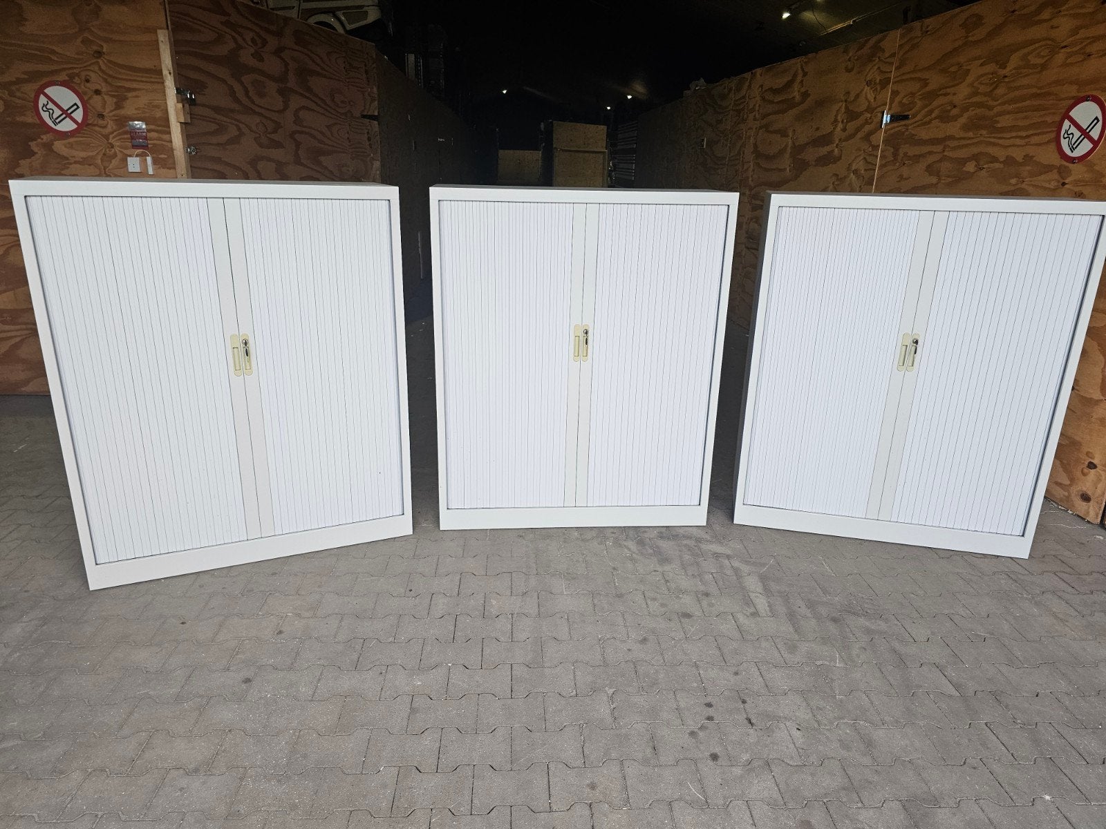 Middelhoge roldeurkast nog 1 stuk(zie tekst), Huis en Inrichting, Ophalen, Gebruikt, 25 tot 50 cm, 100 tot 150 cm
