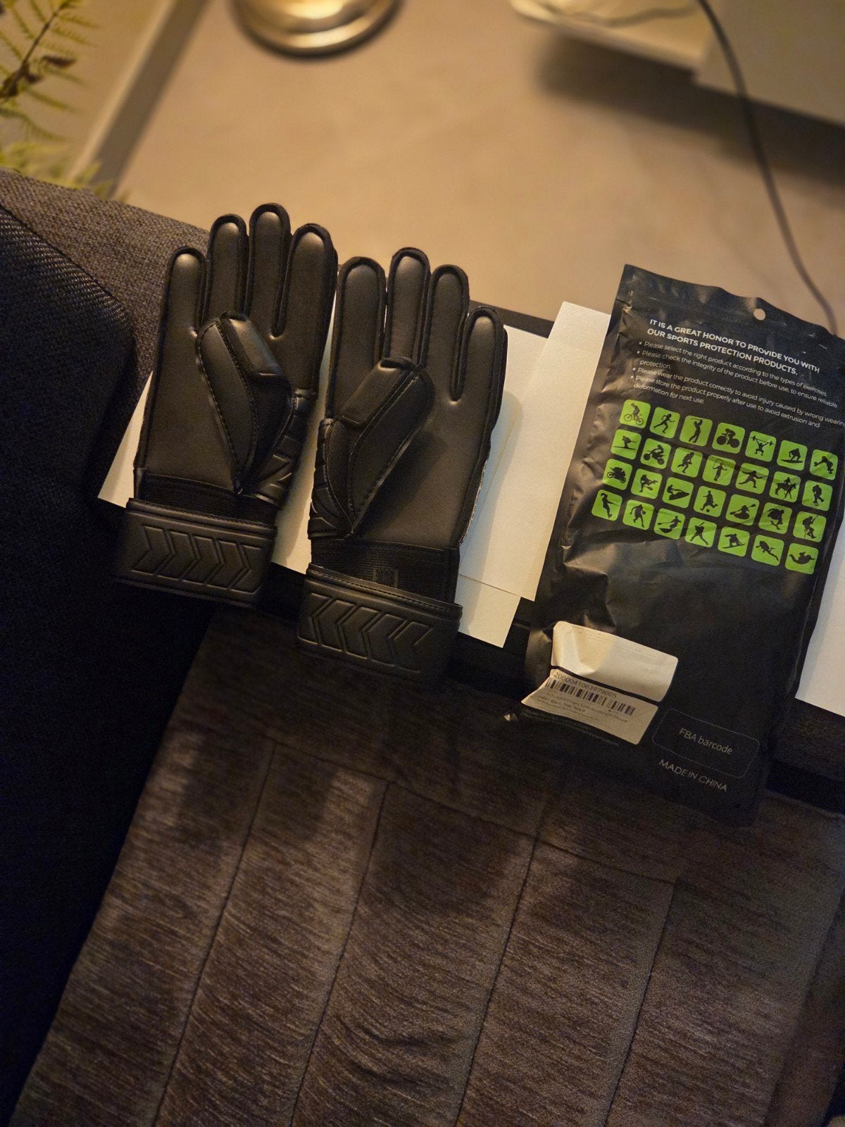 Nieuwe keepershandschoenen - Maat M, Maat M, Ophalen of Verzenden, Nieuw, Handschoenen