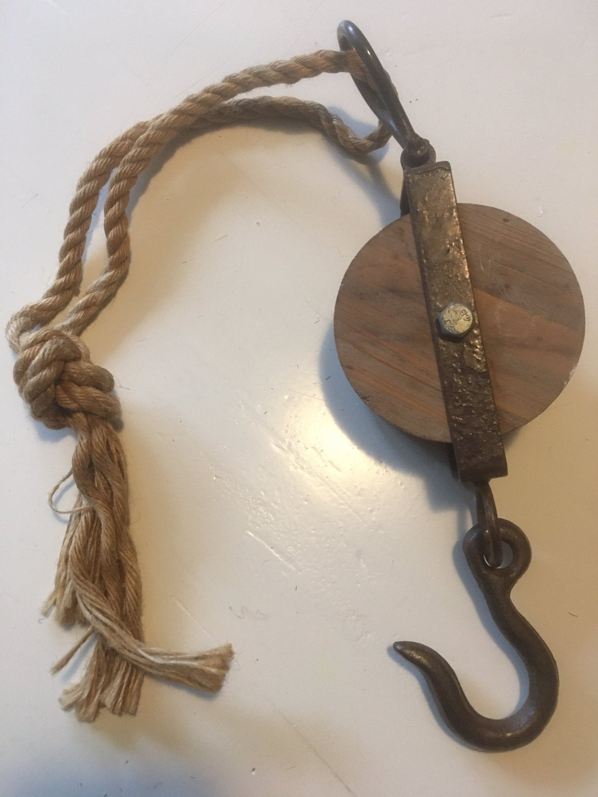Vintage katrol met hijshaak., Ophalen