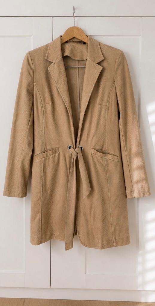 Crème de la crème  suede look lange blazer beige nieuw S, Kleding | Dames, Beige, Ophalen of Verzenden, Jasje, Maat 36 (S)