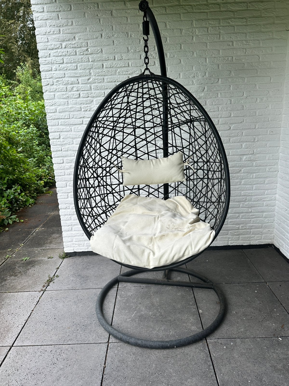Mooie zwarte Egg hangstoel voor binnen of buiten, Tuin en Terras, Tuinstoelen, Ophalen, Gebruikt, Plastic