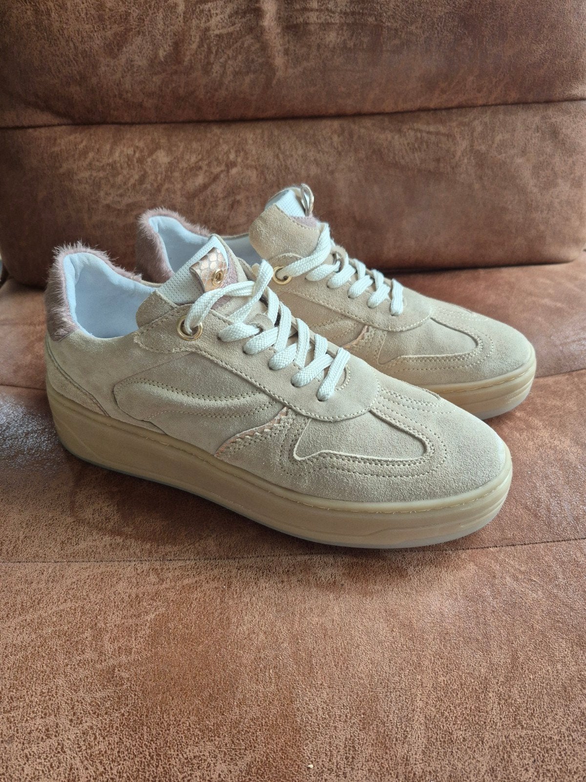 SNEAKERS SUB 55 Mt. 42( Schuurman schoenen), Kleding | Dames, Ophalen of Verzenden, Zo goed als nieuw, Beige, Sneakers of Gympen