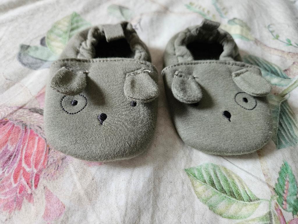 Baby slofjes, Kinderen en Baby's, Babykleding | Schoentjes en Sokjes, Ophalen, Zo goed als nieuw, Jongetje of Meisje, Slofjes