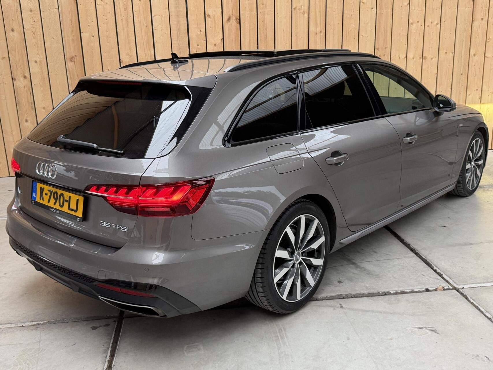 Audi A4 Avant 35 TFSI S edition Automaat | Achteruitrijcamer, Auto's, Gebruikt, Euro 6, 4 cilinders, A4