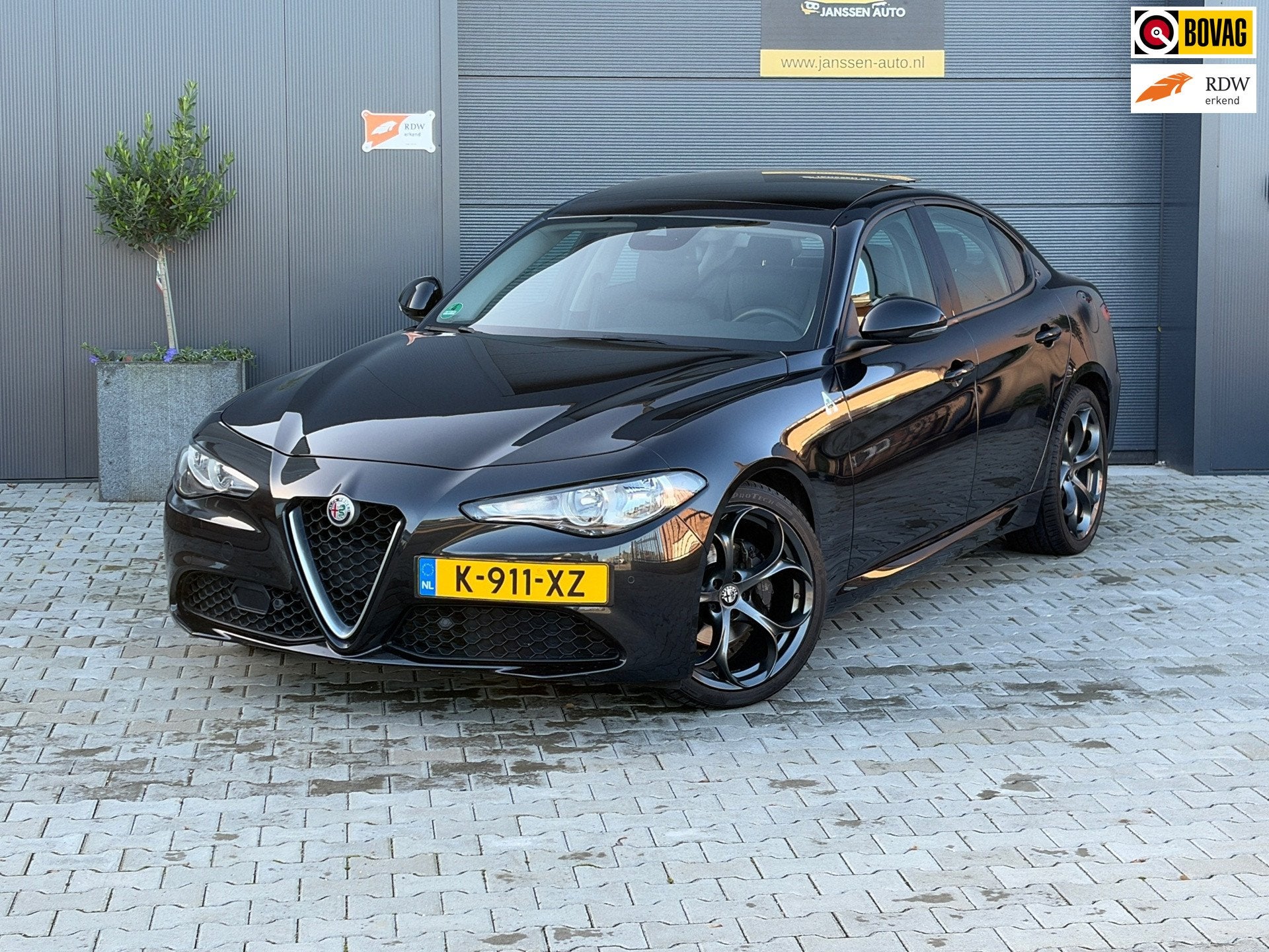 Alfa Romeo Giulia 2.0T Super | Leder | Pano | Camera | Stoel, Auto's, Automaat, 745 kg, Achterwielaandrijving, 4 cilinders