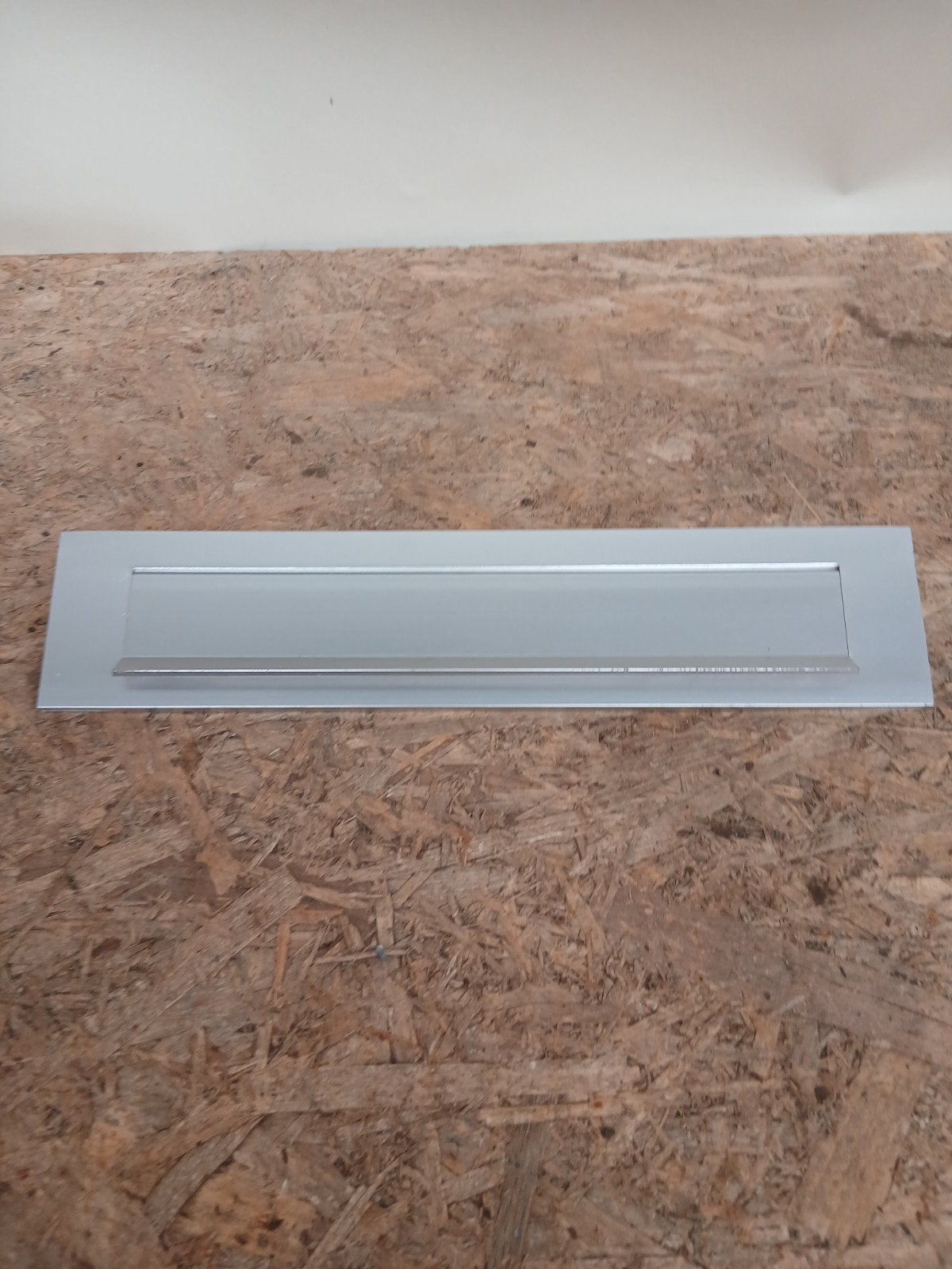 Brievenbusklep deurbrievenbus aluminium 34x7,5 cm, Tuin en Terras, Brievenbussen, Gebruikt, Brievenbusklep, Onbekend, Aluminium