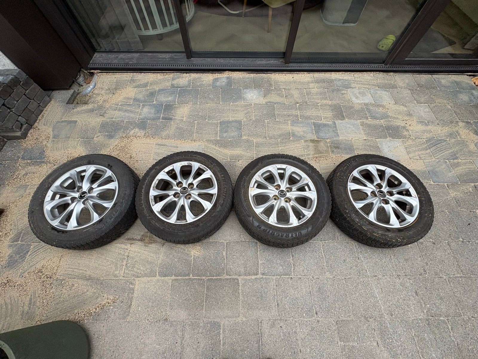 Mazda 2 velgen met winterbanden 185/65R15, Ophalen, Gebruikt, 15 inch, Banden en Velgen