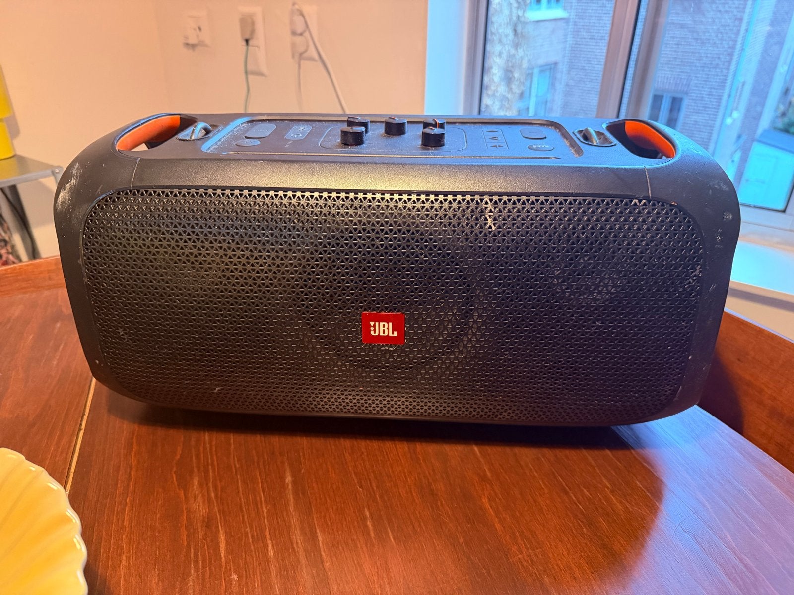 Foto 3 van JBL Partybox 100 - Draagbare Party Speaker met Lichteffecten