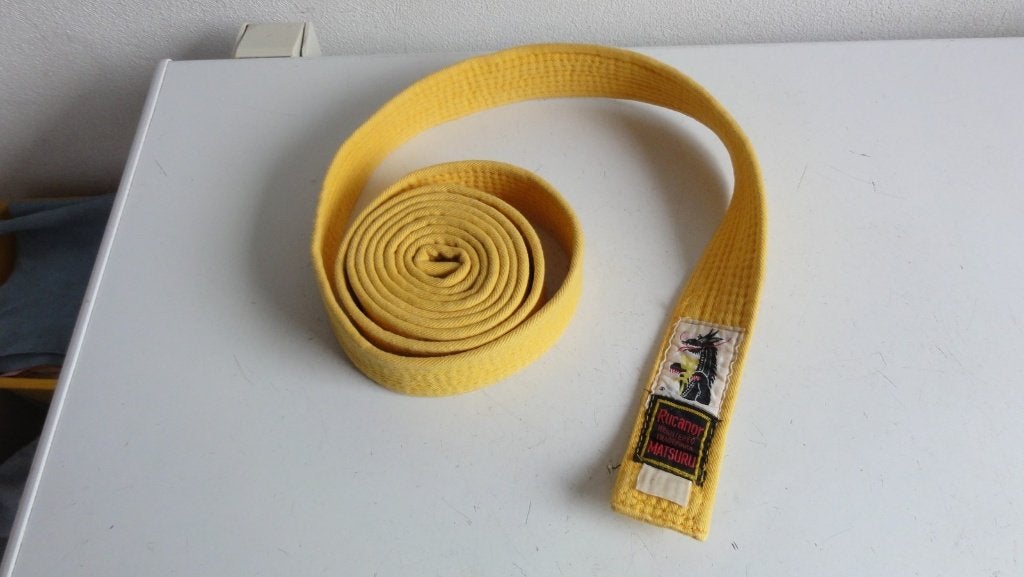 Matsuru band, 1 gele en 1 witte, Overige, Ophalen of Verzenden, Zo goed als nieuw, Vechtsportkleding