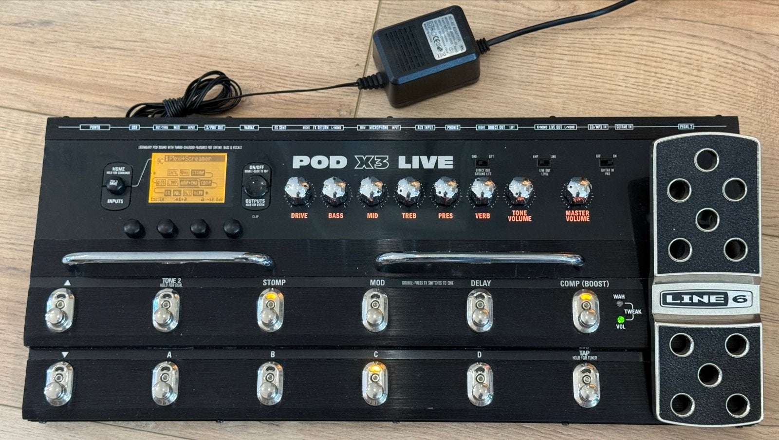 Line 6 POD X3 Live Multi-effectpedaal voor Gitaar/Bas/Zang, Muziek en Instrumenten, Effecten, Ophalen of Verzenden, Zo goed als nieuw