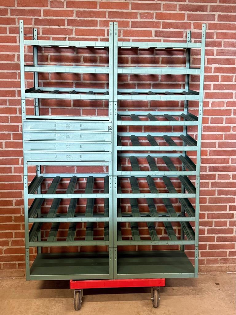 Würth vintage stellingkast, Ophalen