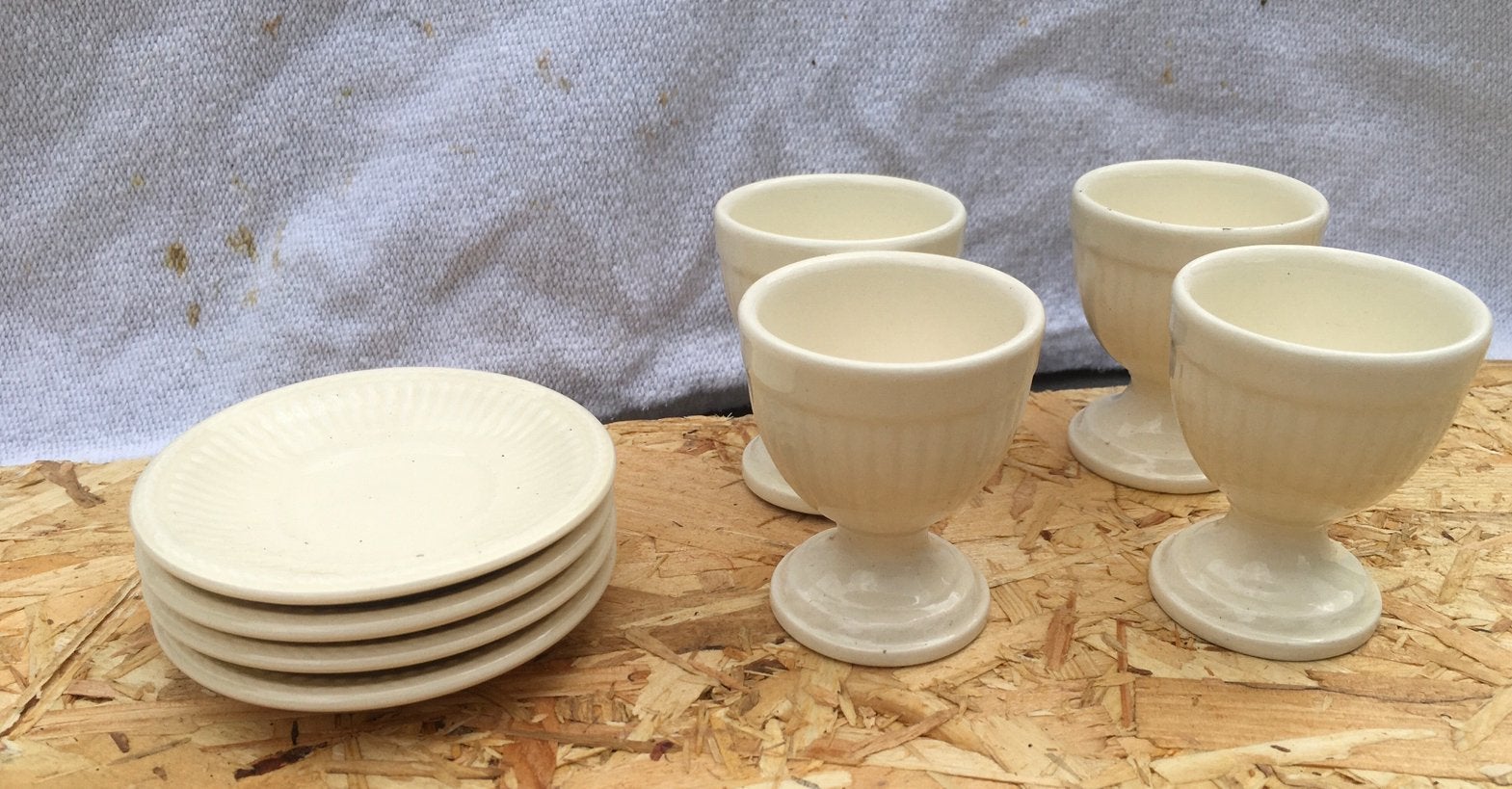 Wedgwood eierdopjes en kleine bonbon bordjes, Ophalen of Verzenden, Nieuw, Porselein, Overige typen