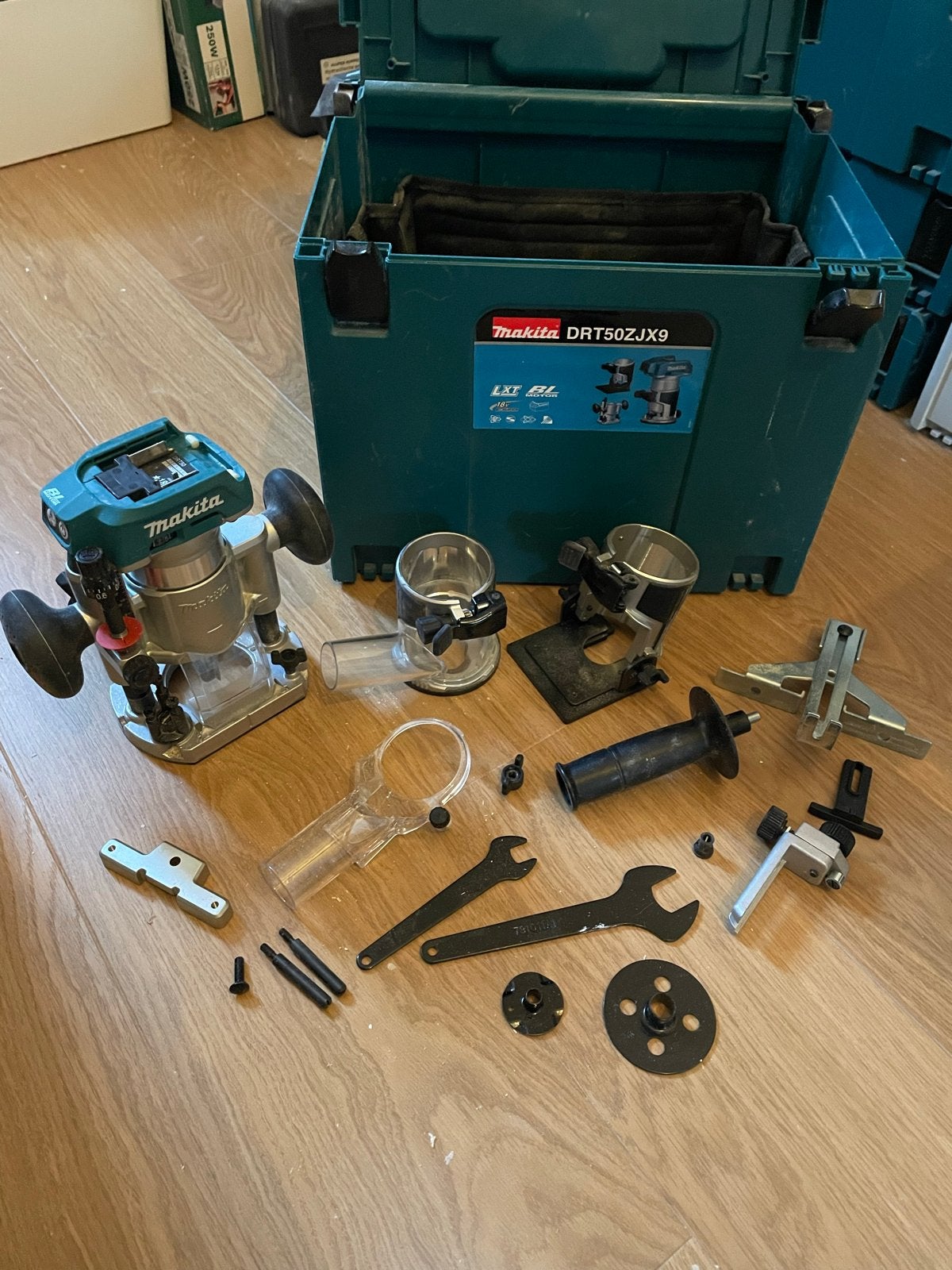 Makita DRT50ZJX9 Bovenfrees - Zonder Accu/Lader, Ophalen, Gebruikt, Accu, Bovenfrees