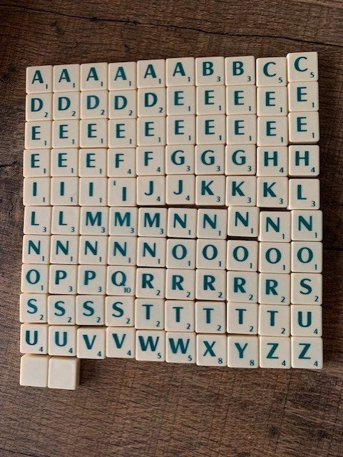 Scrabble - groene letters - z.g.a.n.  Helaas ........, Ophalen of Verzenden, Zo goed als nieuw