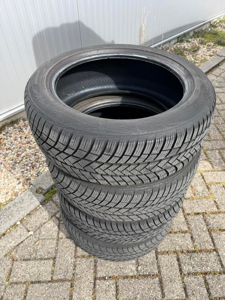 Vredestein winterbanden 205-55-17, Ophalen, Gebruikt
