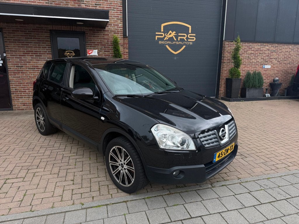 Nissan Qashqai 2.0 dCi Tekna Premium 4WD Automaat 4X4 Pano A, Auto's, Nissan, 1350 kg, Zwart, 4 cilinders, 150 pk