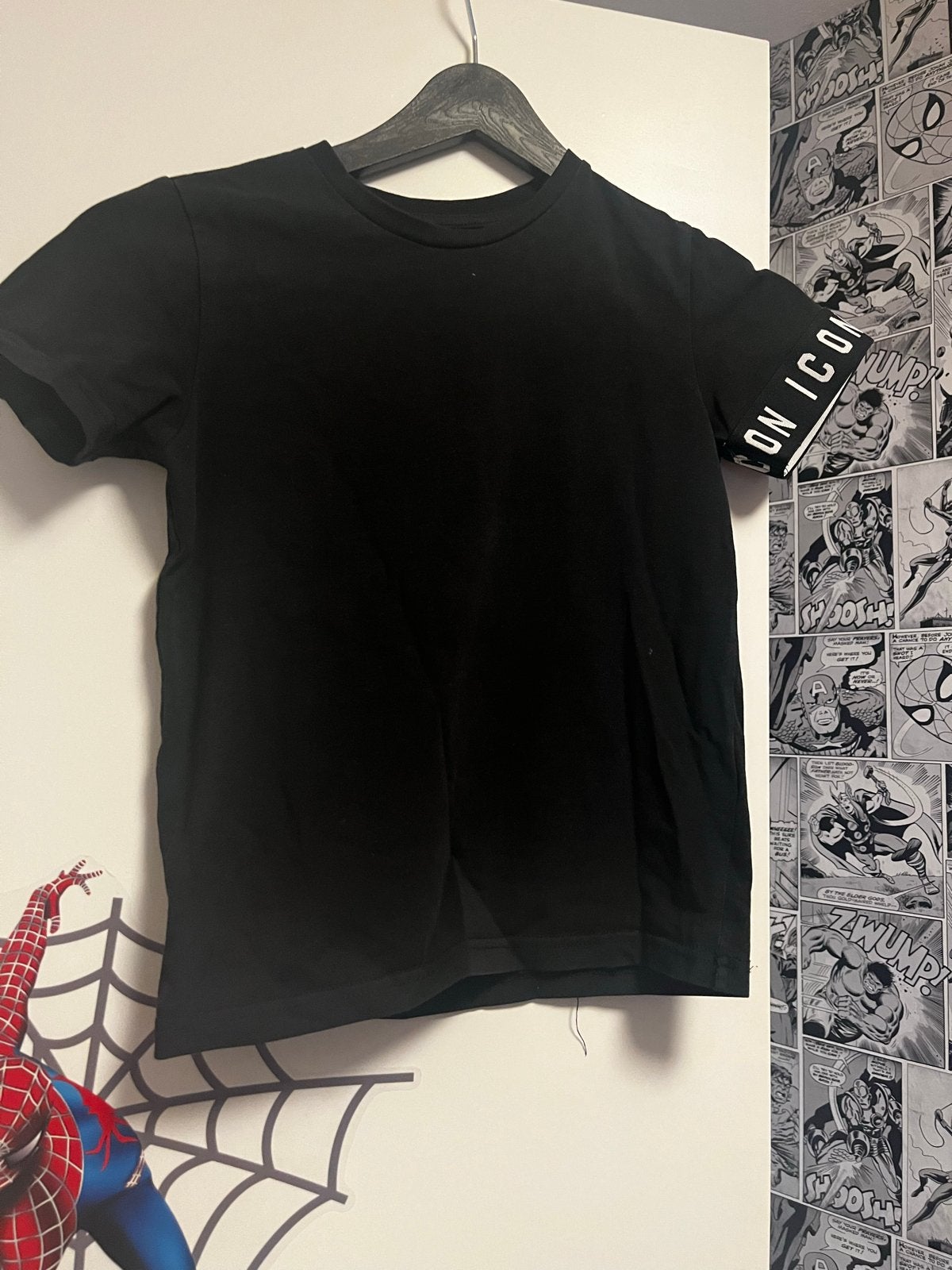 Dsquared2 T-shirt Zwart met 'ICON' op mouw, Kleding | Heren, Ophalen of Verzenden, Gedragen, Overige maten, Zwart